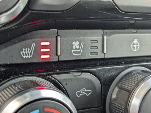 Used 2024 RAM 1500 Laramie image 22