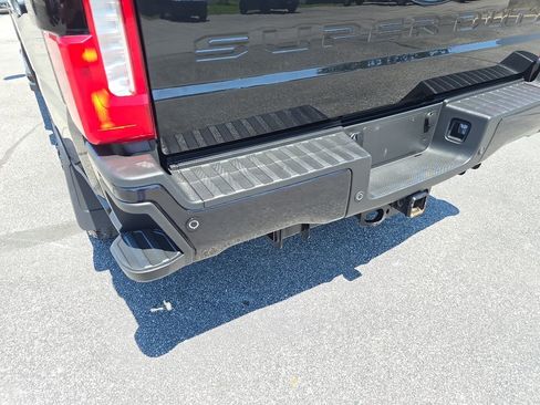 Used 2025 Ford F350 Lariat w/ Lariat Ultimate Package AWD/4WD image 9