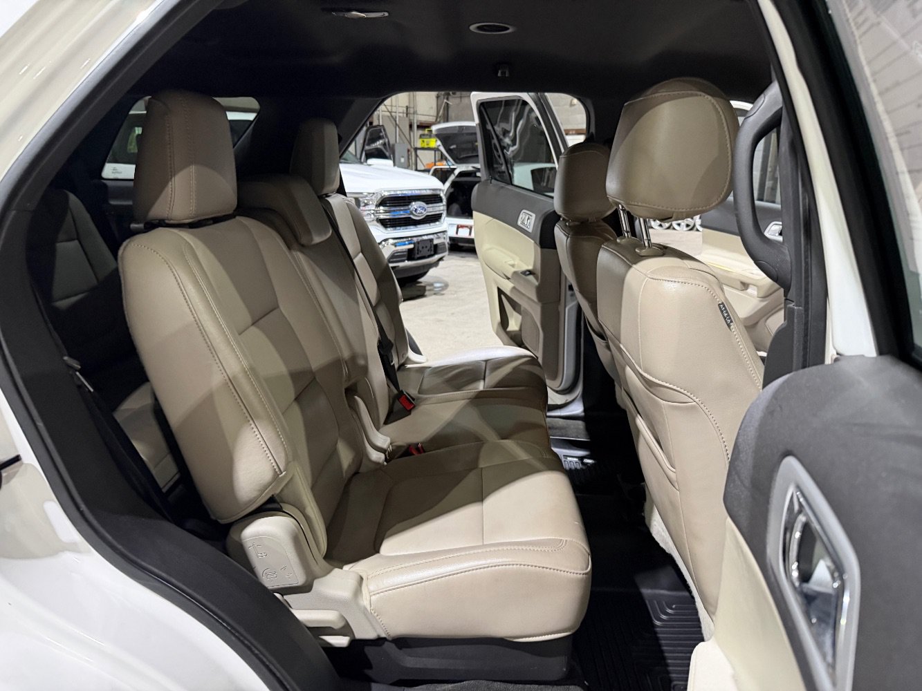 Used 2011 Ford Explorer XLT w/ 202A Rapid Spec Order Code FWD image 22
