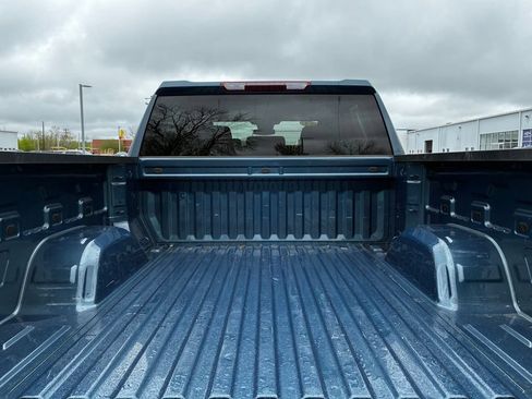 Used 2024 Chevrolet Silverado 1500 LT AWD/4WD image 31