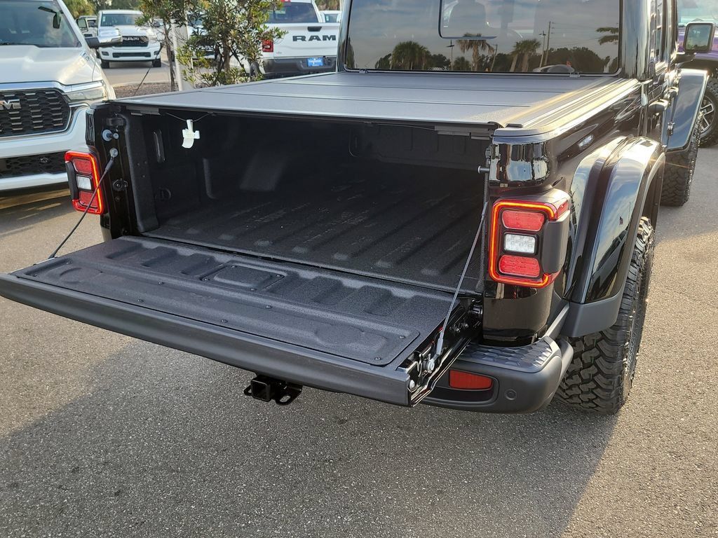 New 2026 Jeep Gladiator Mojave AWD/4WD image 9