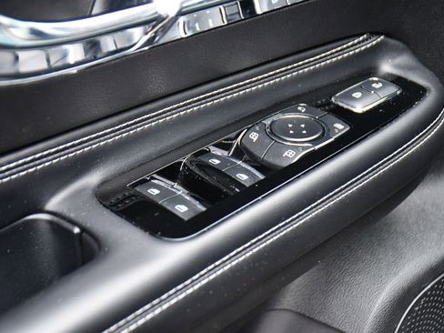 Used 2023 Lincoln Corsair AWD image 23