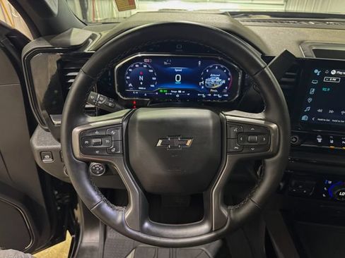 Used 2025 Chevrolet Silverado 2500 ZR2 w/ Technology Package AWD/4WD image 14