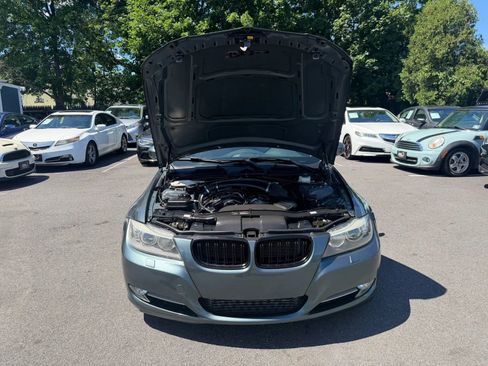 Used 2011 BMW 335i xDrive Sedan AWD/4WD image 23