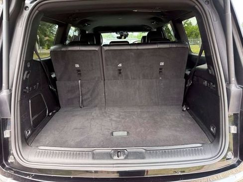 Certified 2024 Jeep Wagoneer Series II w/ Flexible Seating Group AWD/4WD image 8