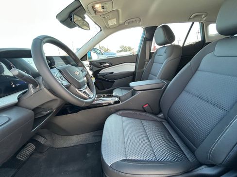 New 2026 Chevrolet Trax LT w/ Driver Confidence Package image 11