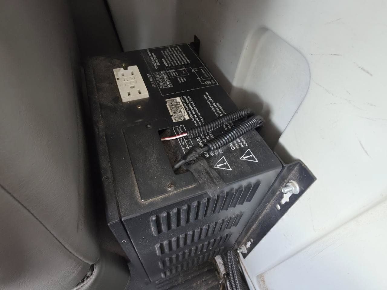 Used 2014 Chevrolet Express 2500 RWD image 30