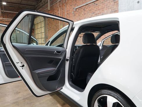 Used 2018 Volkswagen GTI SE w/ SE Leather Package FWD image 40