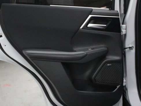 New 2026 Mitsubishi Outlander ES image 26