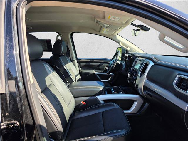 Used 2017 Nissan Titan PRO-4X AWD/4WD image 11