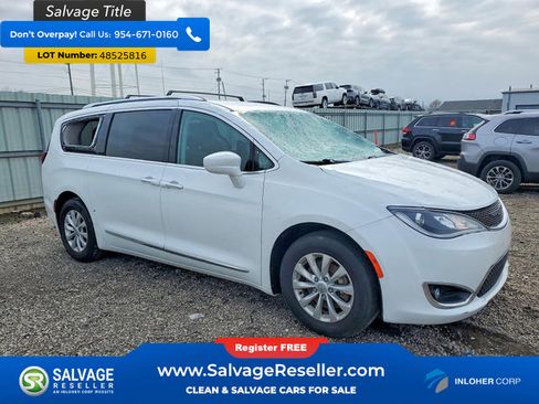 Used 2019 Chrysler Pacifica Touring-L image 5