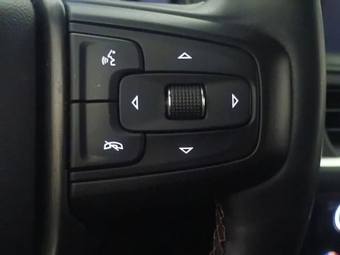 Used 2023 GMC Yukon XL AT4 image 25