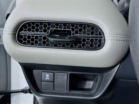 Used 2025 Honda HR-V LX image 14