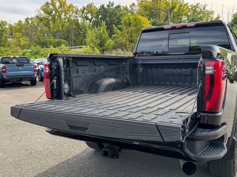 Used 2025 GMC Sierra 3500 Denali Ultimate AWD/4WD image 24