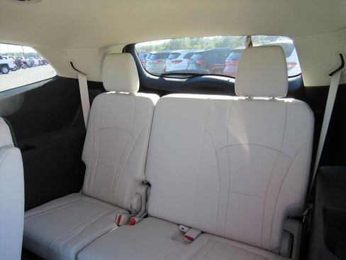 Used 2023 Buick Enclave Premium image 29