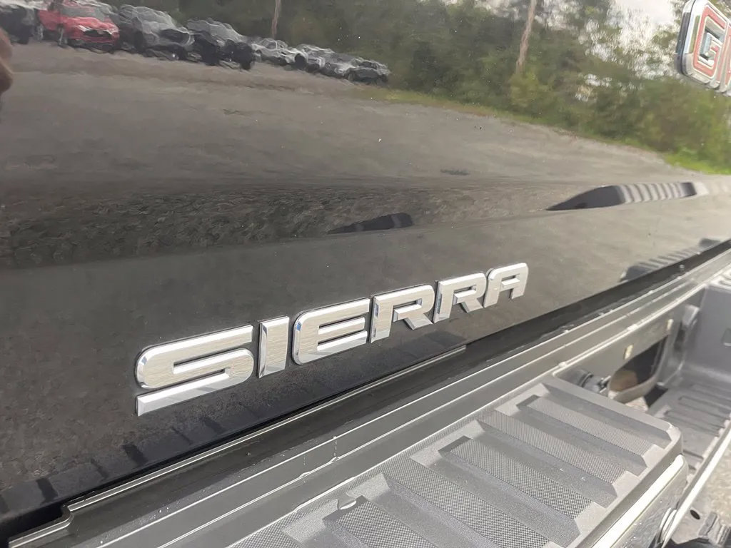 Used 2016 GMC Sierra 2500 SLT w/ Snow Plow Prep Package AWD/4WD image 11