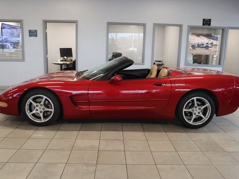 Used 2004 Chevrolet Corvette Base w/ Preferred Equipment Group image 3