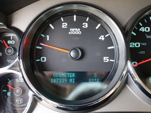 Used 2011 GMC Sierra 2500 SLE w/ SLE Preferred Package AWD/4WD image 43