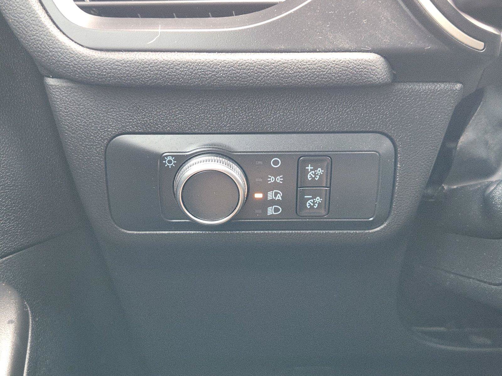 Used 2021 Ford Escape SE FWD image 18