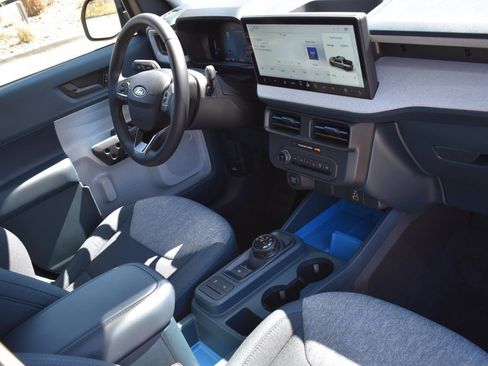 Used 2025 Ford Maverick XLT w/ XLT Luxury Package image 13