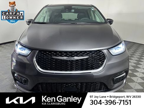 Used 2023 Chrysler Pacifica Touring-L AWD/4WD image 9