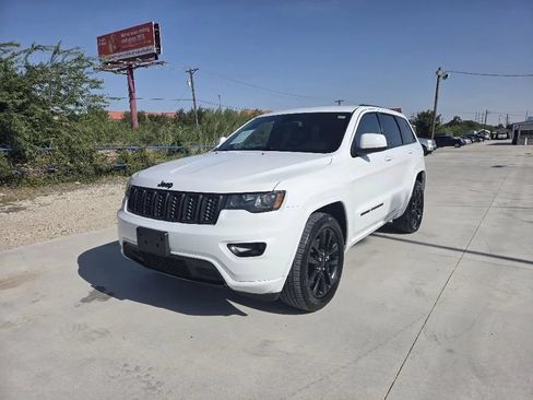 Used 2021 Jeep Grand Cherokee Laredo X AWD/4WD image 1