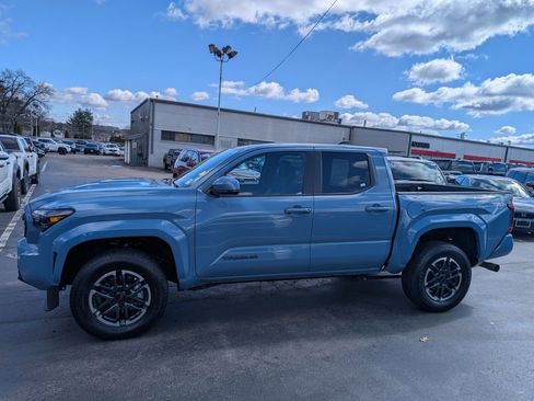 Certified 2026 Toyota Tacoma TRD Sport AWD/4WD image 3