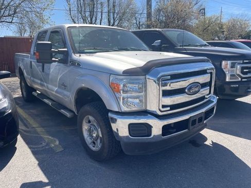Used 2015 Ford F250 XLT image 4