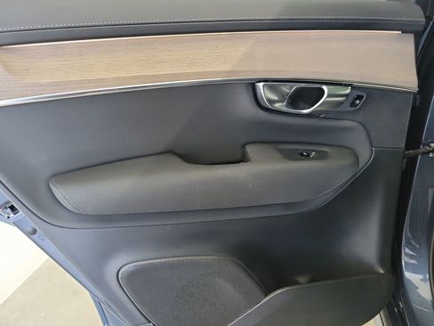 Used 2025 Volvo XC90 B5 Plus image 16