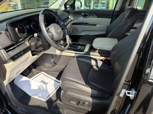 Certified 2024 Kia Carnival LX FWD image 20