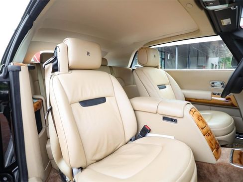 Used 2010 Rolls-Royce Phantom Drophead Coupe image 47