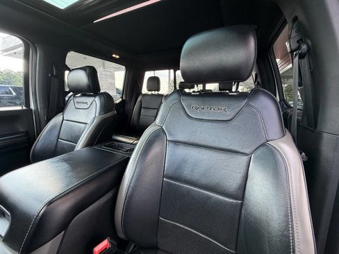 Used 2018 Ford F150 Raptor w/ Equipment Group 802A Luxury image 33