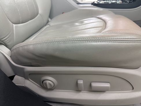 Used 2012 GMC Acadia Denali image 21