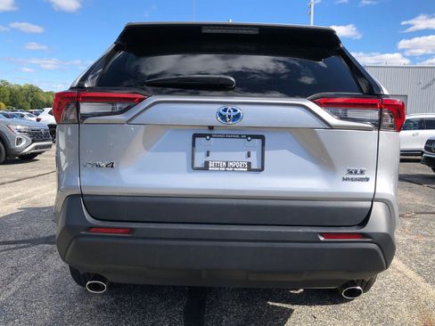 Used 2024 Toyota RAV4 XLE image 5