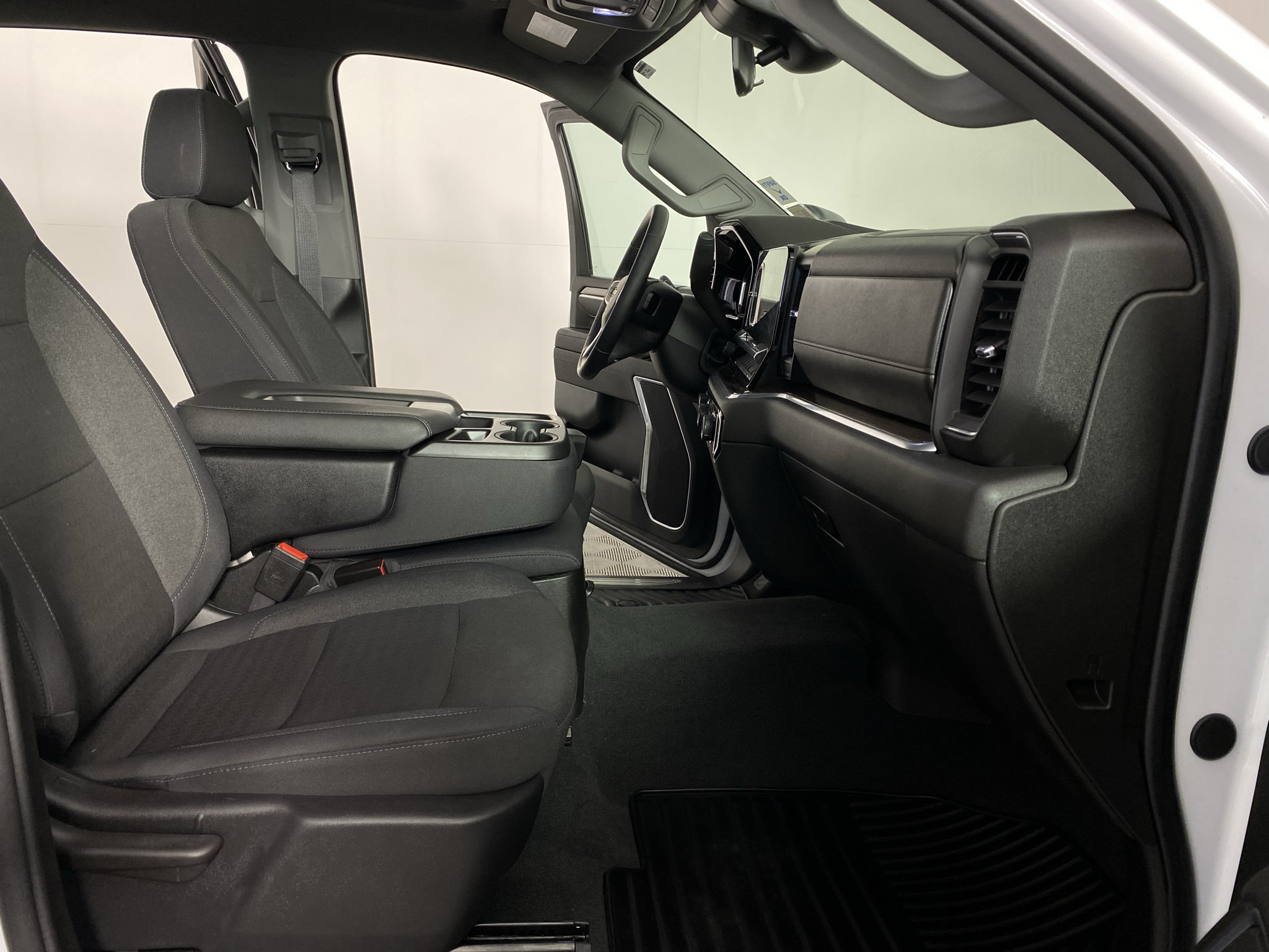Used 2026 Chevrolet Silverado 2500 LT AWD/4WD image 32