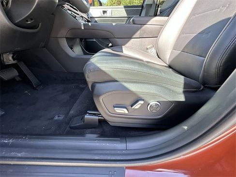 Used 2025 Hyundai Santa Fe Limited image 12