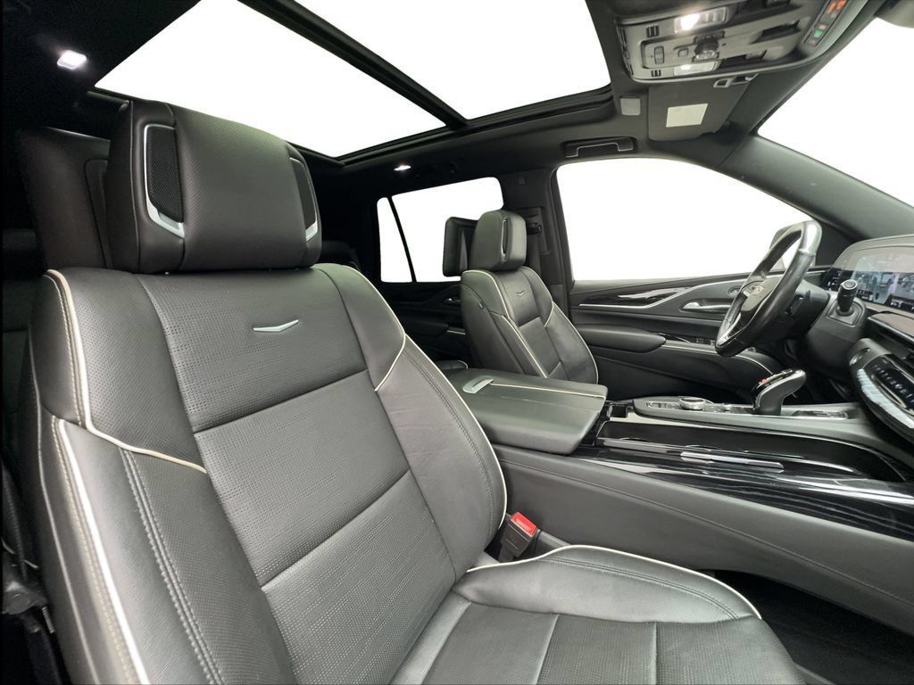 Used 2021 Cadillac Escalade Sport w/ Driver Assist Tech Package AWD/4WD image 32