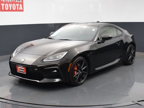 Used 2025 Toyota GR86 Premium w/ Performance Package image 8