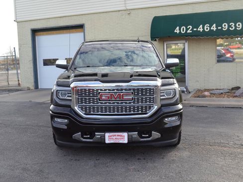 Used 2018 GMC Sierra 1500 Denali w/ Denali Ultimate Package image 2