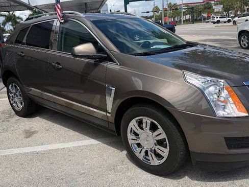 Used 2014 Cadillac SRX Luxury w/ Driver Awareness Package FWD image 3