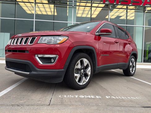 Used 2019 Jeep Compass Limited FWD image 2