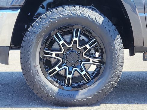Used 2021 RAM 1500 Laramie AWD/4WD image 9