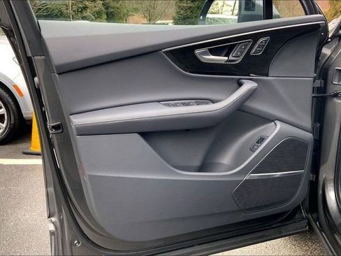 Used 2025 Audi Q7 3.0T Premium Plus image 21