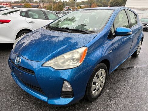 Used 2014 Toyota Prius C image 1
