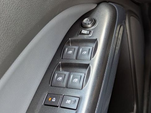 Used 2022 Chevrolet Colorado Z71 image 27