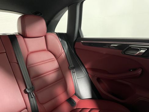 Used 2022 Porsche Macan S image 17