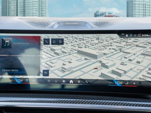 Used 2024 BMW X6 M60i w/ Dynamic Handling Package image 24