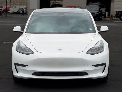 Used 2021 Tesla Model 3 Standard Range Plus RWD image 8