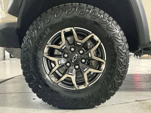 Used 2024 Chevrolet Colorado ZR2 w/ Technology Package image 20
