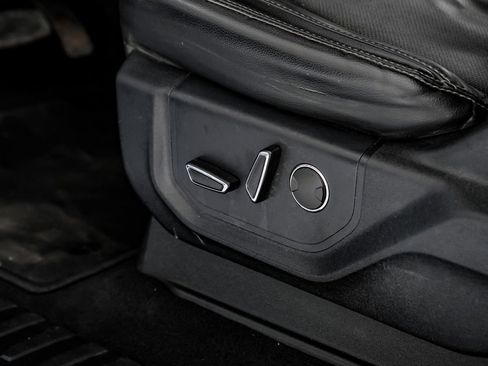 Used 2019 Ford F250 Lariat w/ Lariat Value Package image 25